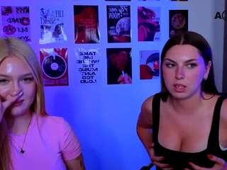 amalialowell live webcam show