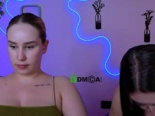 amalialowell live webcam show