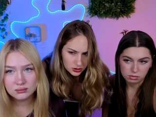 amalialowell live cam preview