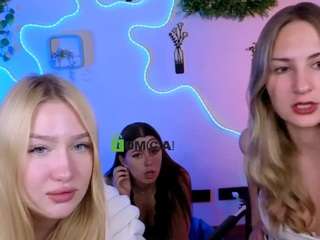amalialowell live cam preview
