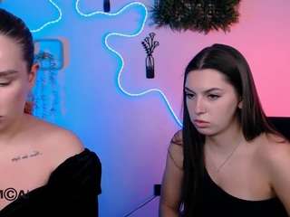 amalialowell live cam preview