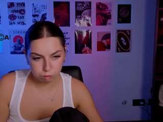 amalialowell live cam preview