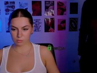 amalialowell live cam preview