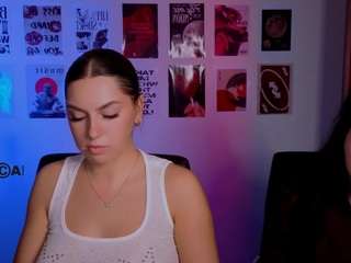 amalialowell live cam preview