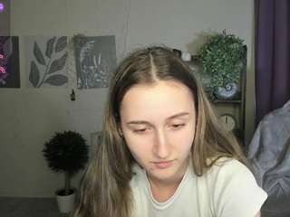 ave-costly live webcam show
