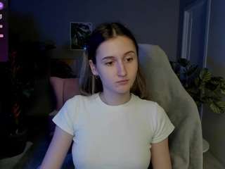 ave-costly live webcam show