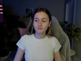 ave-costly live webcam show