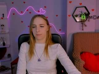 kira-kisses webcam