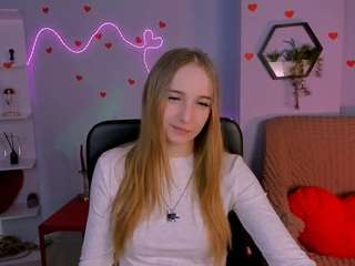 kira-kisses webcam