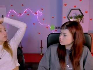 Live webcam model kira-kisses on Soda Cams