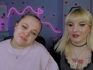 kira-kisses webcam