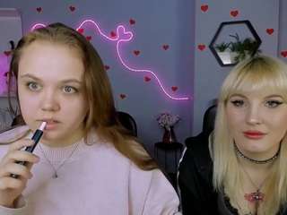 kira-kisses webcam