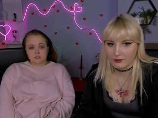 kira-kisses Live Webcam on CamSoda