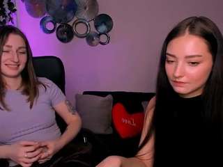 kira-kisses webcam