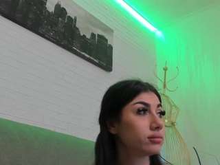 kira-west Live Webcam on CamSoda