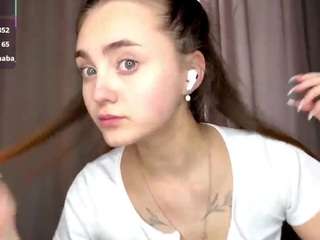 trinasmathers's CamSoda show and profile