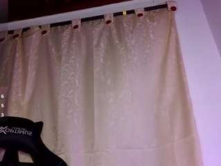 Live webcam model yourdoll27 on Soda Cams