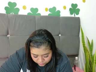 ema-foxyy live cam profile