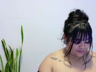 ema-foxyy live cam profile