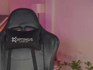 emma-vloss Live Webcam on CamSoda