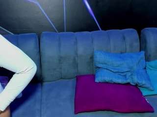 le modèle jamvamo est en webcam porno dans un show sur le site camsoda, il possède les tags suivants: anal toys,average,brown eyes,drinking,facial,facial piercings,gape,handjob,lean,orgasm,sexting,smoking,tattoos,brown hair,hd