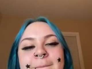 Live webcam model lavishlay on Soda Cams