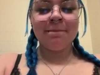 Live webcam model lavishlay on Soda Cams