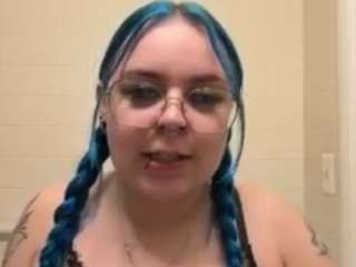 Live webcam model lavishlay on Soda Cams