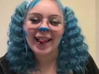 LavishLay live cam preview