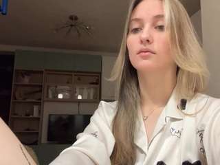 RobbynOkihara live cam preview