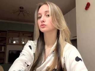 RobbynOkihara live cam preview
