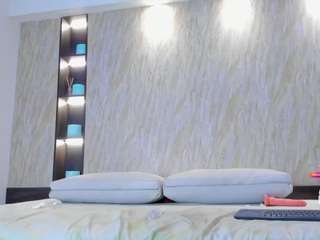 alina-hart Live Webcam on CamSoda