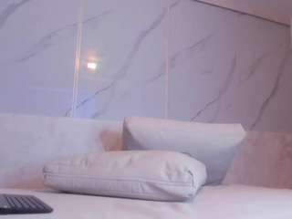 le modèle alina-hart est en webcam porno dans un show sur le site camsoda, il possède les tags suivants: ass clapping,black hair,blowjob,brown eyes,cowgirl,deepthroat,domination,erotic dance,lovense,no drinking,no smoking,orgasm,skinny,toys,hd,small tits