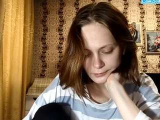 betseydarco, female webcam model,  years old, on live webcam