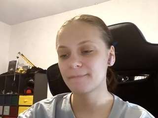 betseydarco's CamSoda show and profile