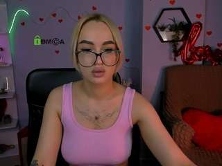 lucy-shy3 webcam