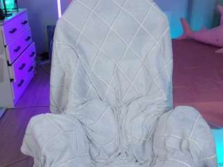 lunaramy's CamSoda show and profile