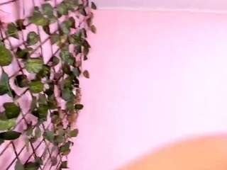 luxurycreamygirl webcam