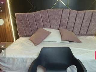 moriahstorm's CamSoda show and profile