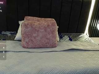 moriahstorm's CamSoda show and profile