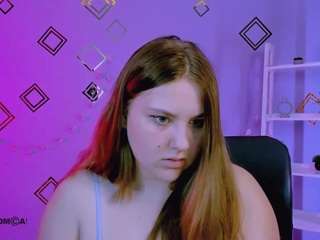Bu model şu anda canlı. olivia-rage1