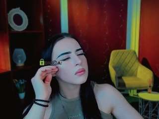 polly-cute1 Live Webcam on CamSoda