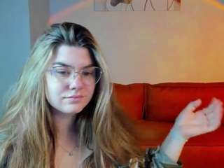 zoe-j00y's CamSoda show and profile