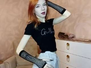 loriurie's CamSoda show and profile