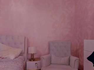 le modèle loriurie est en webcam porno dans un show sur le site camsoda, il possède les tags suivants: abs,skinny,penetration,petite,pov,precum,princess,ride,riding,role play,saliva,slave,ahegao,solo show,spank,spankass,spy,strip,striptease,tease