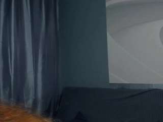 loriurie live webcam show