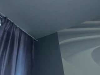 Mozelle live webcam show