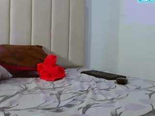 mafernaughty4u webcam