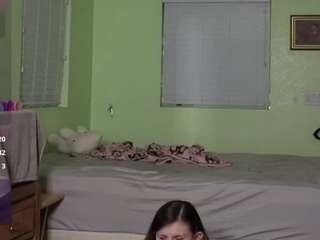 prepare-2-twerk Live Webcam on CamSoda