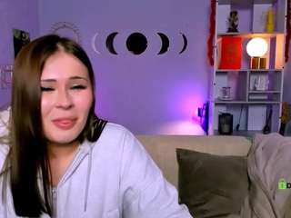 adelina-riley Live Webcam on CamSoda